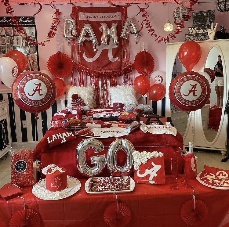 Alabama bed party with crimson and white theme