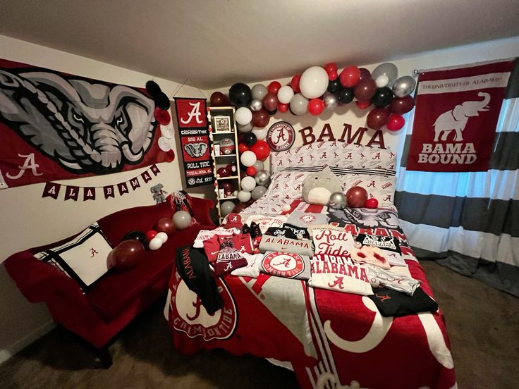 Alabama Crimson Tide bed party setup