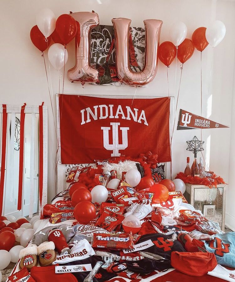 IU Hoosiers bed party with crimson theme