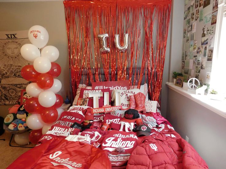 IU Hoosiers bed party with balloons and streamers