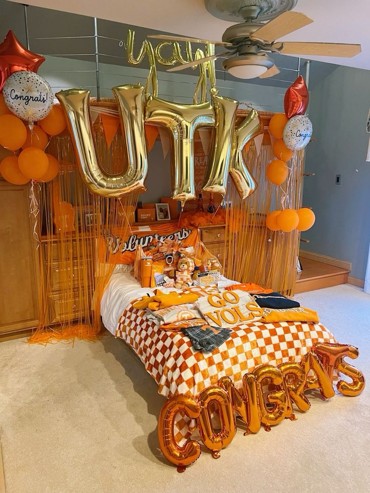 UT bed party orange and white decorations