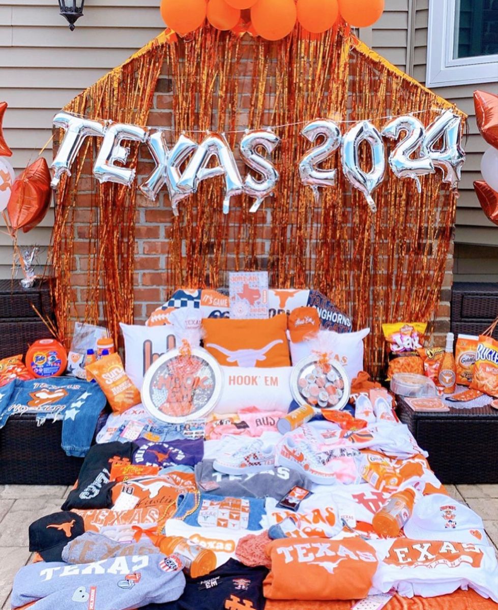 Texas Longhorns bed party setup with Hook 'Em spirit
