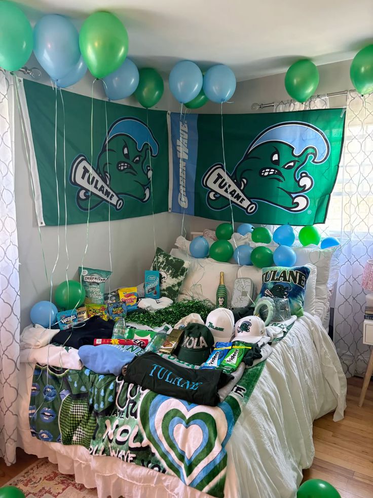 Tulane bed party with balloons and streamers